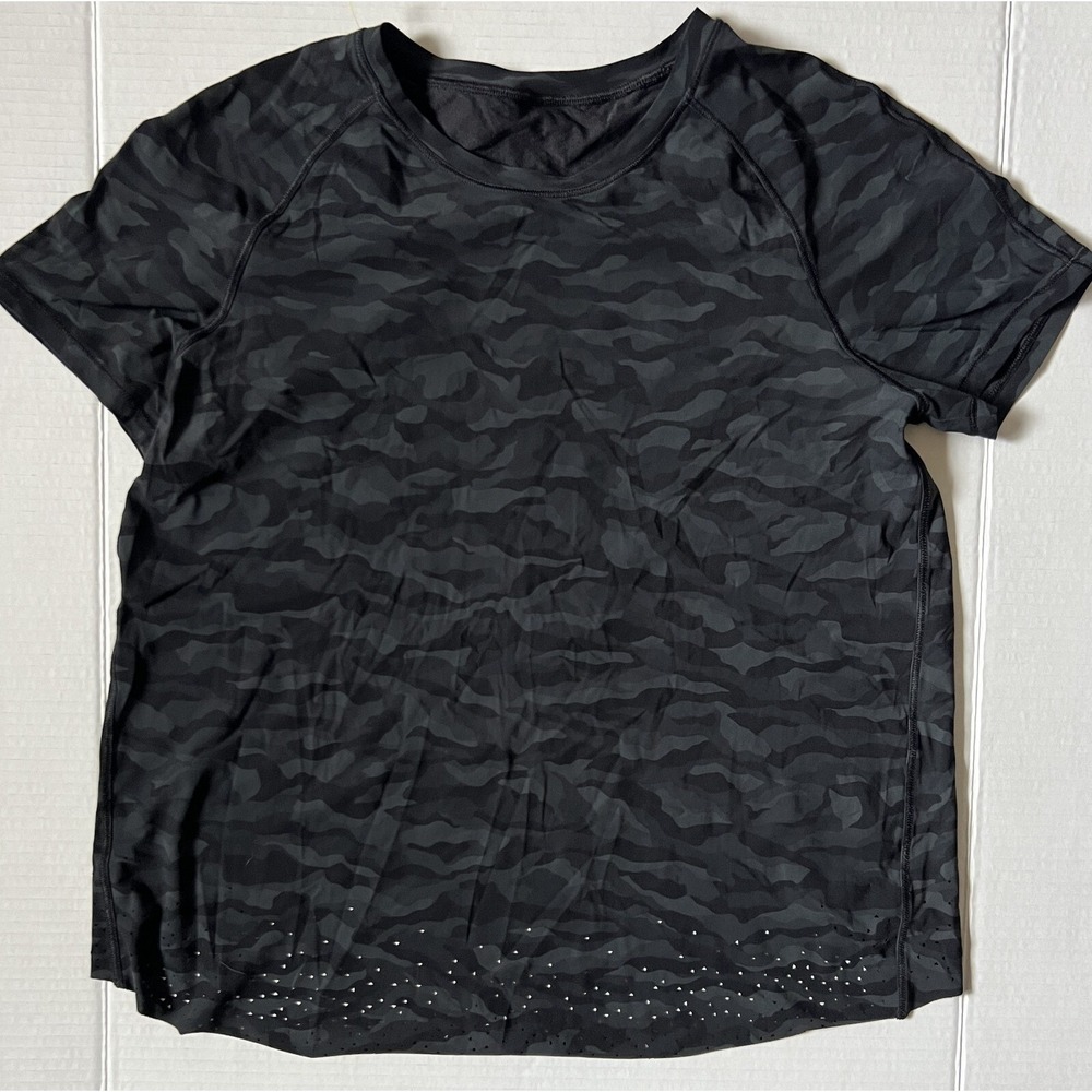 LULULEMON - Quick Pace Short Sleeve Sequoia Camo Deep Coal Black Shirt - Size 6